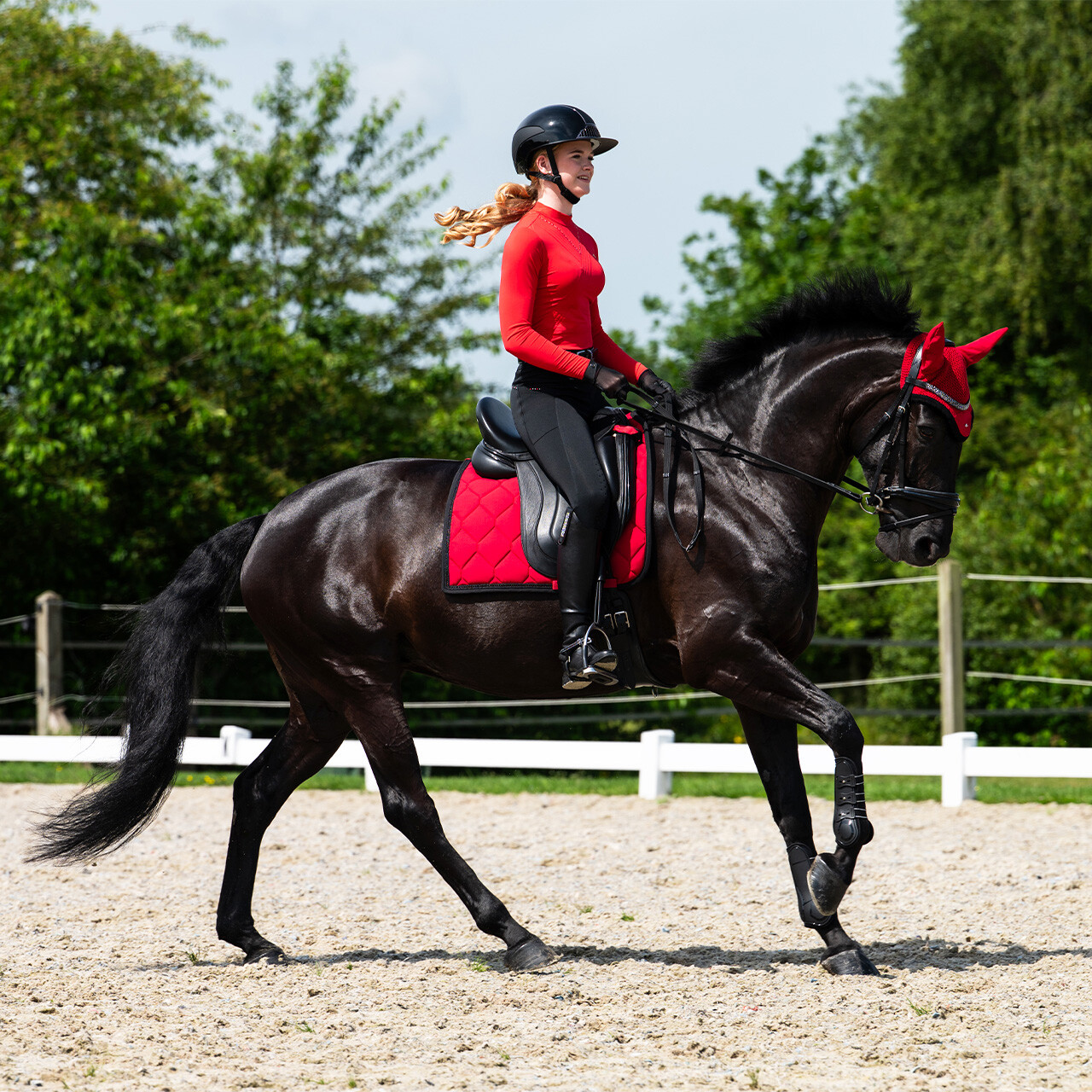 QHP Oakleigh dressur sadelunderlag Sunset Red 01