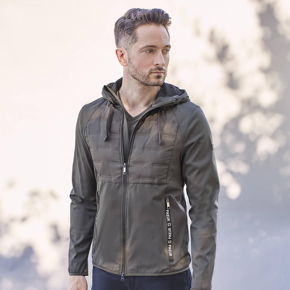 01 Pikeur Parim herrejakke hybrid i grå beluga