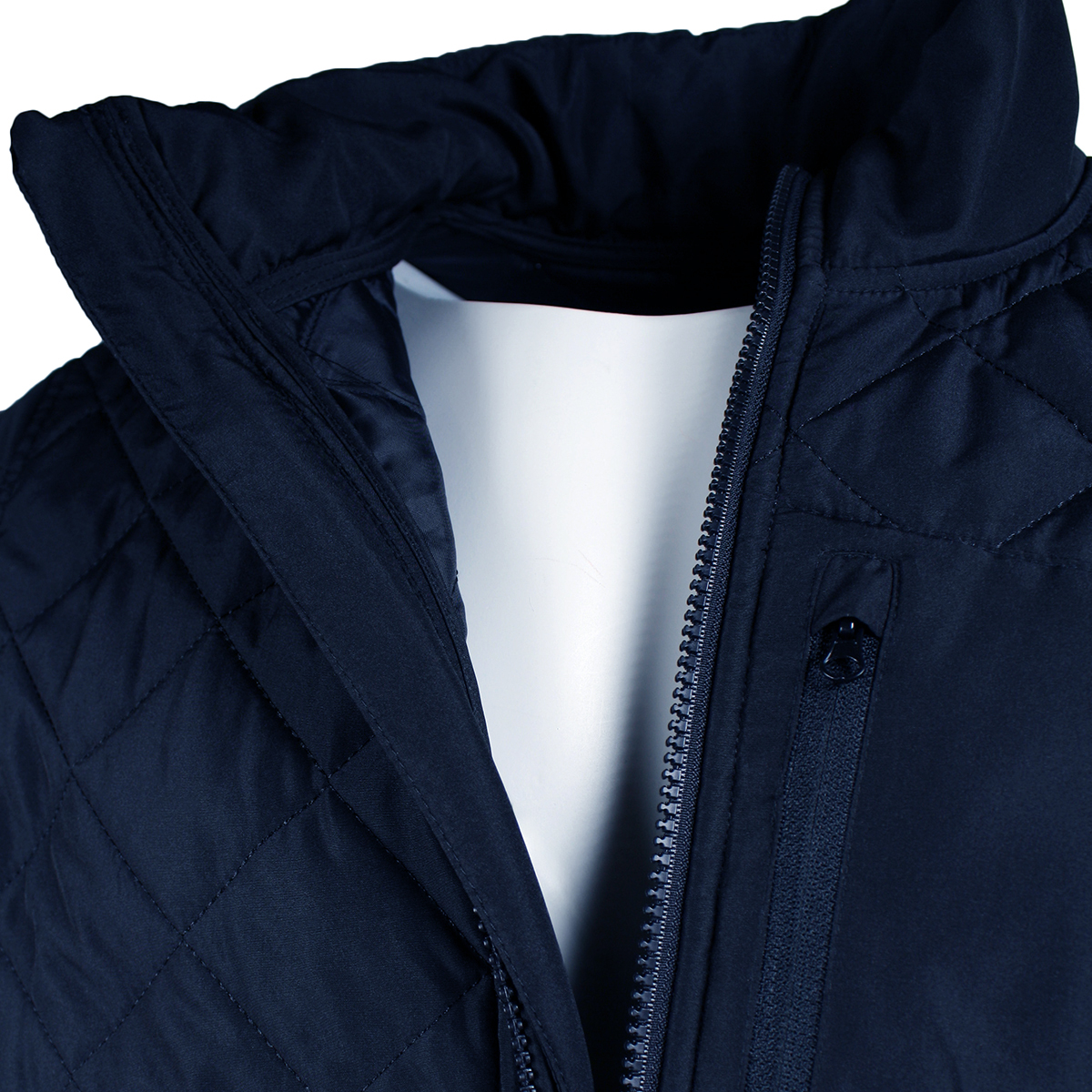 Lyngsoe dame dragt 01