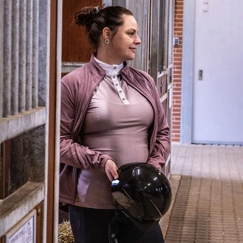 01 V 231022282850391011 01 kingsland bonnie stævne t shirt purple quail